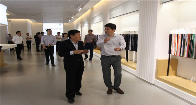 中泰黨委書記、董事長王洪欣一行到集團考察交流.jpg